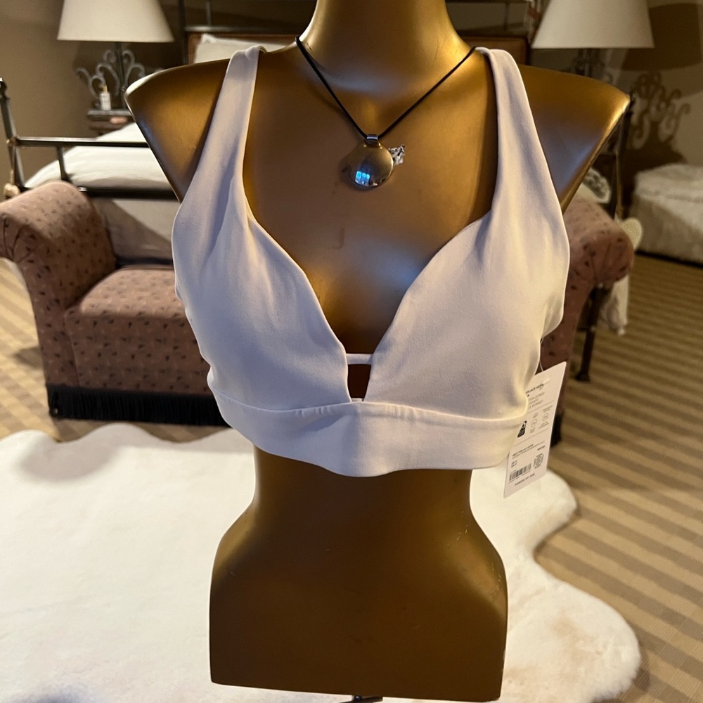 Athleta off white Plunge Sports Bra Tank
